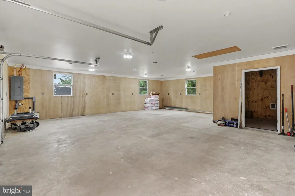 871 ALEXANDER SPRING ROAD Carlisle, PA 17015