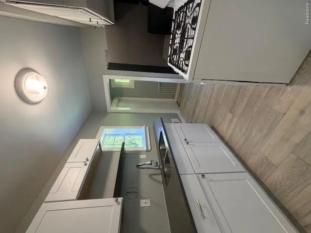 449 Midway Avenue Pontiac City, MI 48341