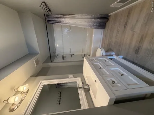 449 Midway Avenue Pontiac City, MI 48341
