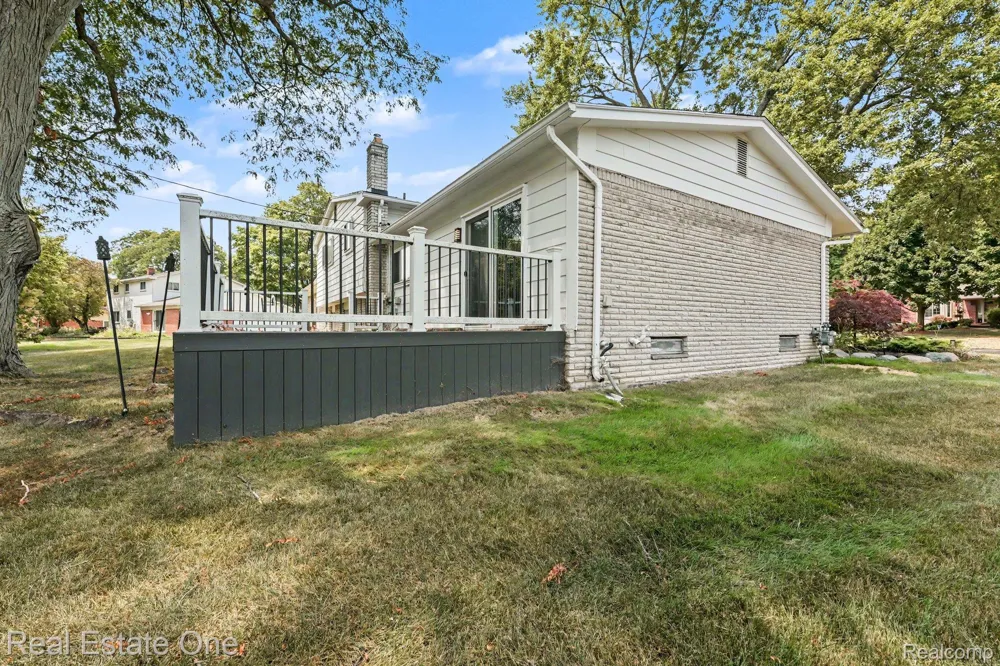 6639 Tamerlane Drive West Bloomfield Charter Township, MI 48322
