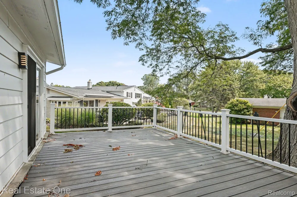 6639 Tamerlane Drive West Bloomfield Charter Township, MI 48322