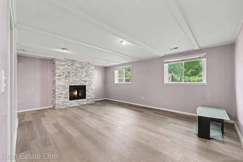 6639 Tamerlane Drive West Bloomfield Charter Township, MI 48322