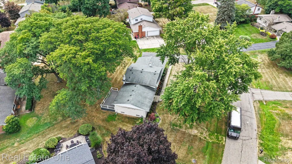 6639 Tamerlane Drive West Bloomfield Charter Township, MI 48322