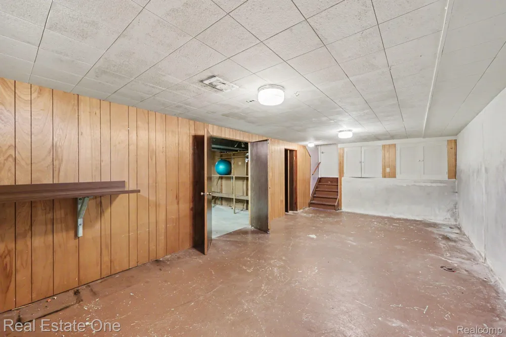 6639 Tamerlane Drive West Bloomfield Charter Township, MI 48322