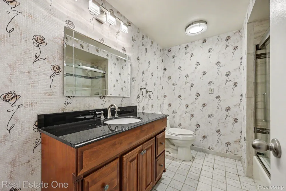 6639 Tamerlane Drive West Bloomfield Charter Township, MI 48322
