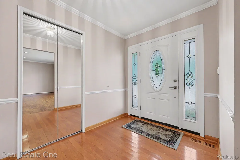 6639 Tamerlane Drive West Bloomfield Charter Township, MI 48322