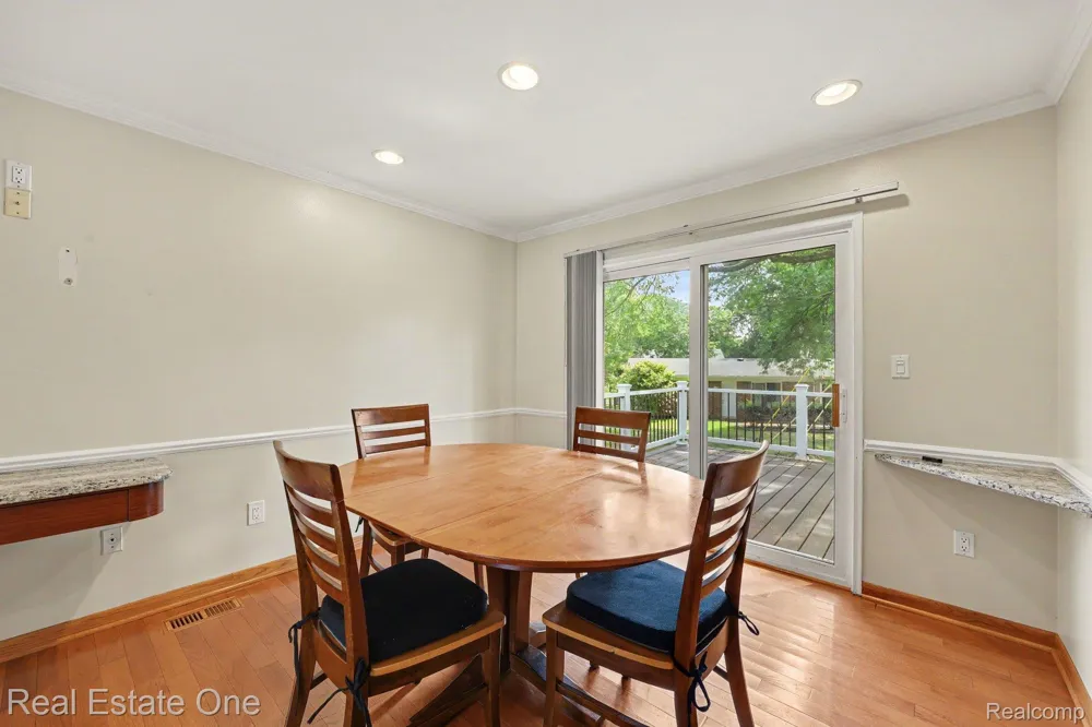 6639 Tamerlane Drive West Bloomfield Charter Township, MI 48322