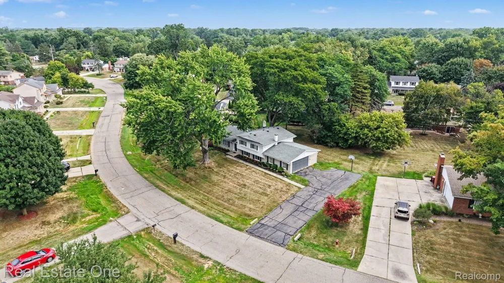 6639 Tamerlane Drive West Bloomfield Charter Township, MI 48322