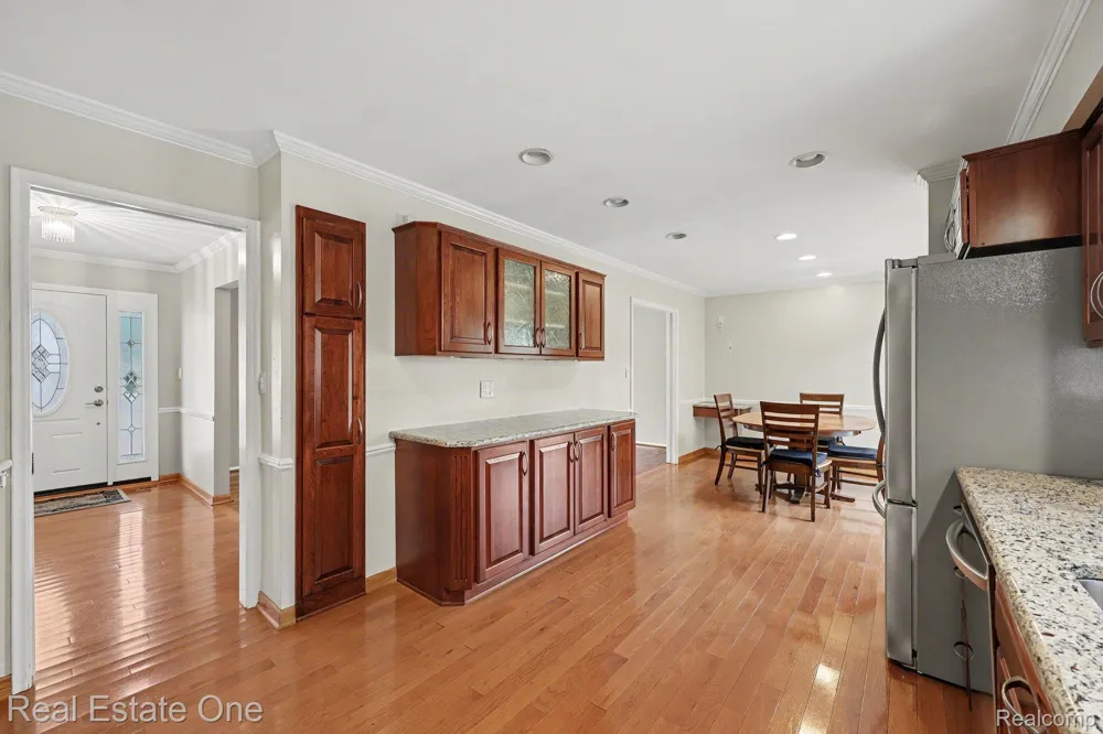6639 Tamerlane Drive West Bloomfield Charter Township, MI 48322