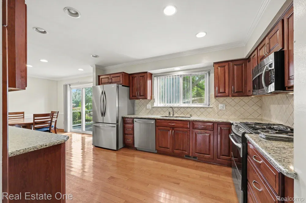 6639 Tamerlane Drive West Bloomfield Charter Township, MI 48322