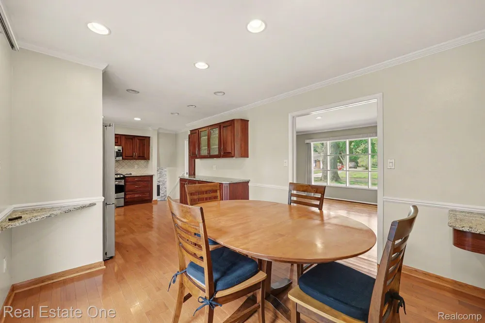 6639 Tamerlane Drive West Bloomfield Charter Township, MI 48322