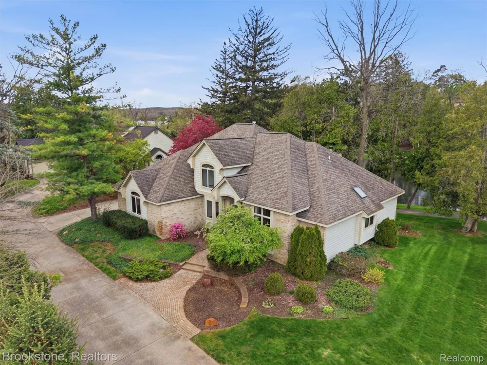 6512 White Lake Road Clarkston City, MI 48346