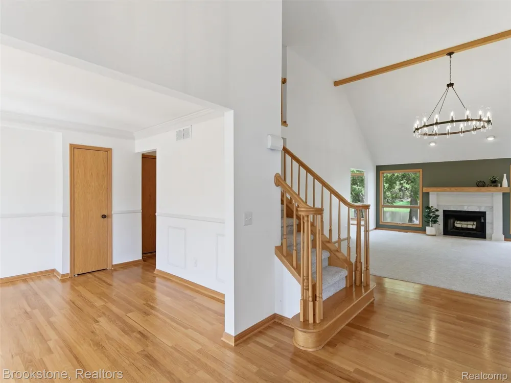 6512 White Lake Road Clarkston City, MI 48346