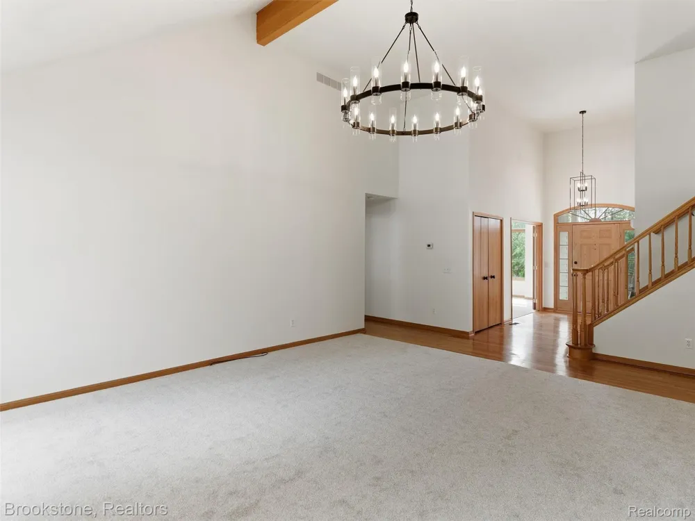 6512 White Lake Road Clarkston City, MI 48346