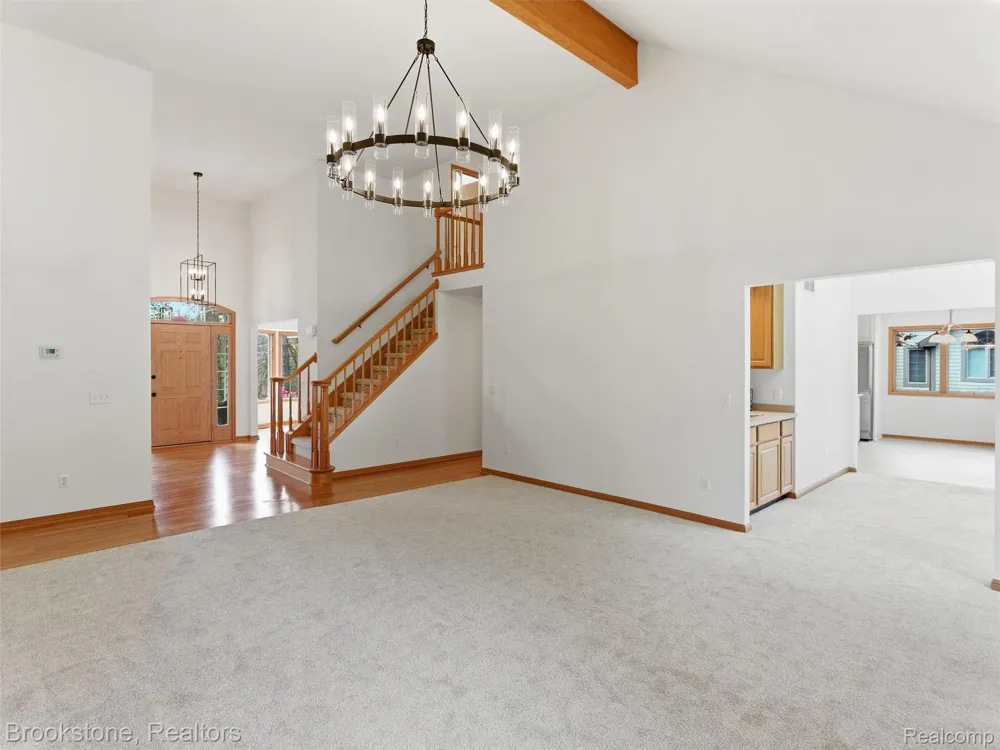 6512 White Lake Road Clarkston City, MI 48346