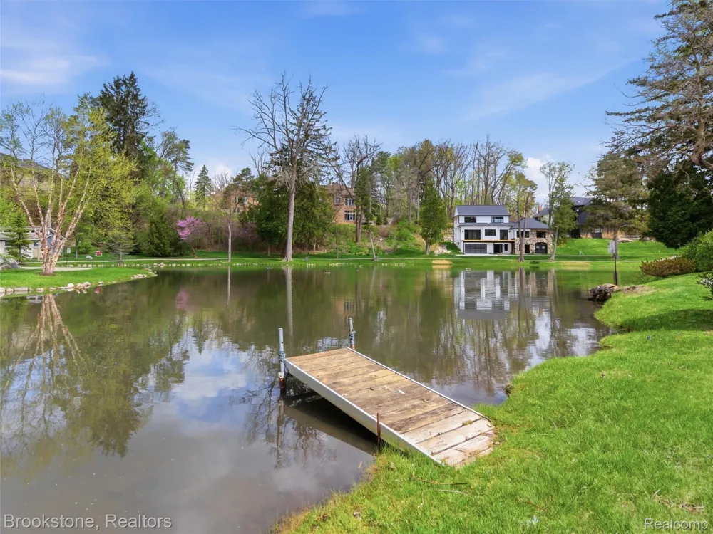 6512 White Lake Road Clarkston City, MI 48346