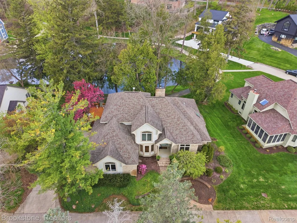 6512 White Lake Road Clarkston City, MI 48346