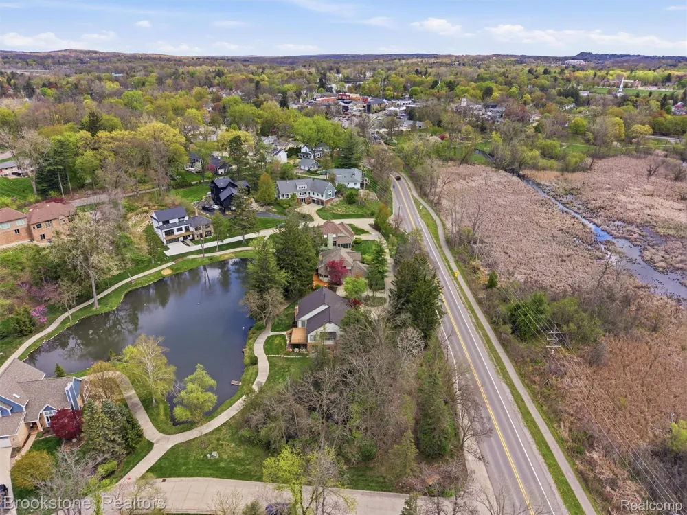 6512 White Lake Road Clarkston City, MI 48346