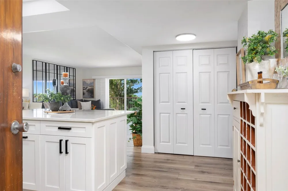 7430 SUNSHINE SKYWAY LANE S #405 St Petersburg, FL 33711