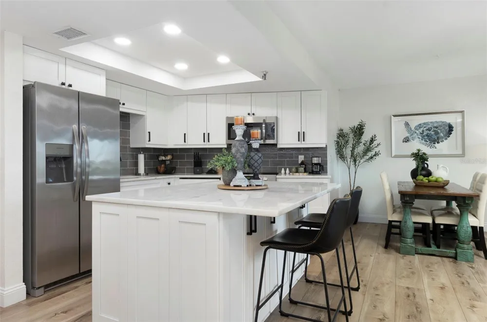 7430 SUNSHINE SKYWAY LANE S #405 St Petersburg, FL 33711