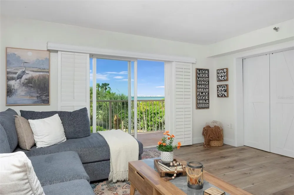7430 SUNSHINE SKYWAY LANE S #405 St Petersburg, FL 33711