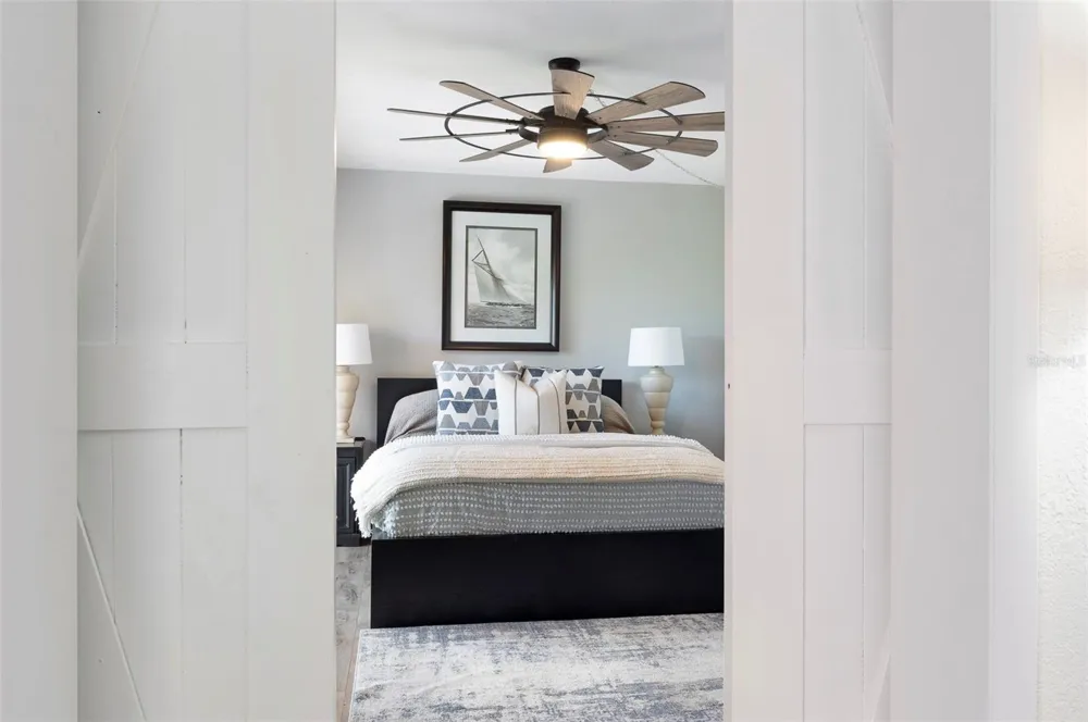 7430 SUNSHINE SKYWAY LANE S #405 St Petersburg, FL 33711