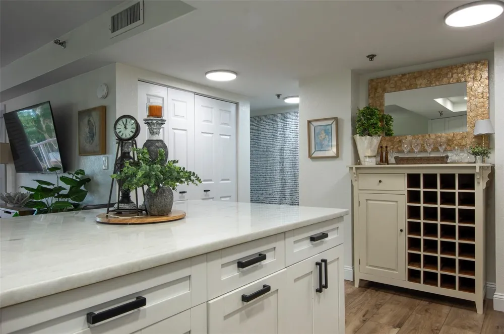 7430 SUNSHINE SKYWAY LANE S #405 St Petersburg, FL 33711