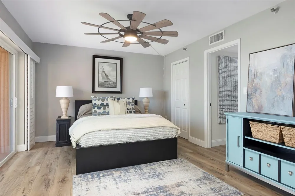 7430 SUNSHINE SKYWAY LANE S #405 St Petersburg, FL 33711