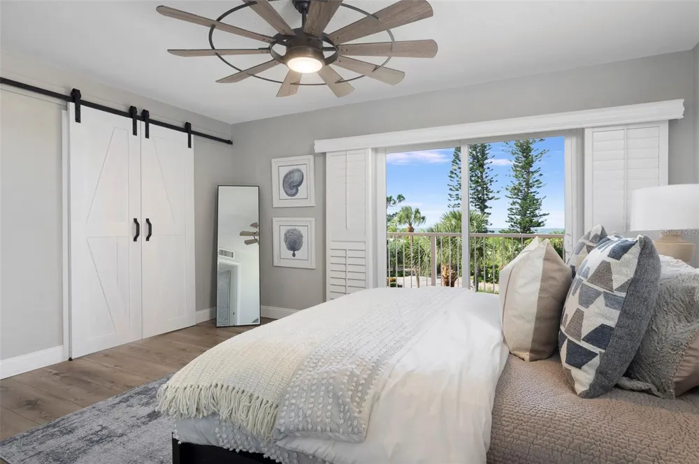 7430 SUNSHINE SKYWAY LANE S #405 St Petersburg, FL 33711