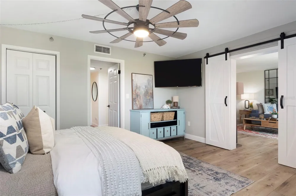 7430 SUNSHINE SKYWAY LANE S #405 St Petersburg, FL 33711