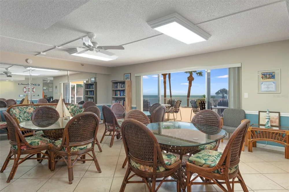 7430 SUNSHINE SKYWAY LANE S #405 St Petersburg, FL 33711