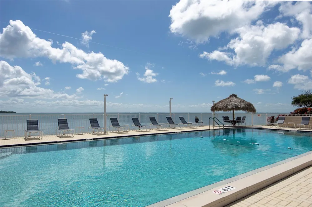 7430 SUNSHINE SKYWAY LANE S #405 St Petersburg, FL 33711