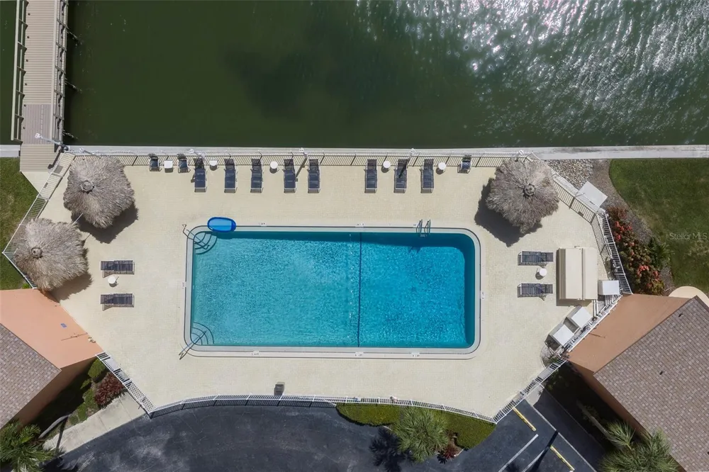 7430 SUNSHINE SKYWAY LANE S #405 St Petersburg, FL 33711