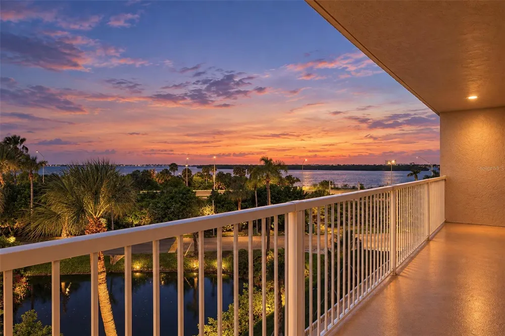7430 SUNSHINE SKYWAY LANE S #405 St Petersburg, FL 33711