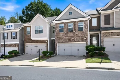 5825 Radford LOOP