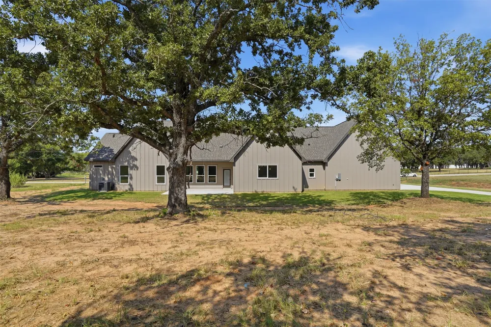 104 Springhill Court Springtown, TX 76082