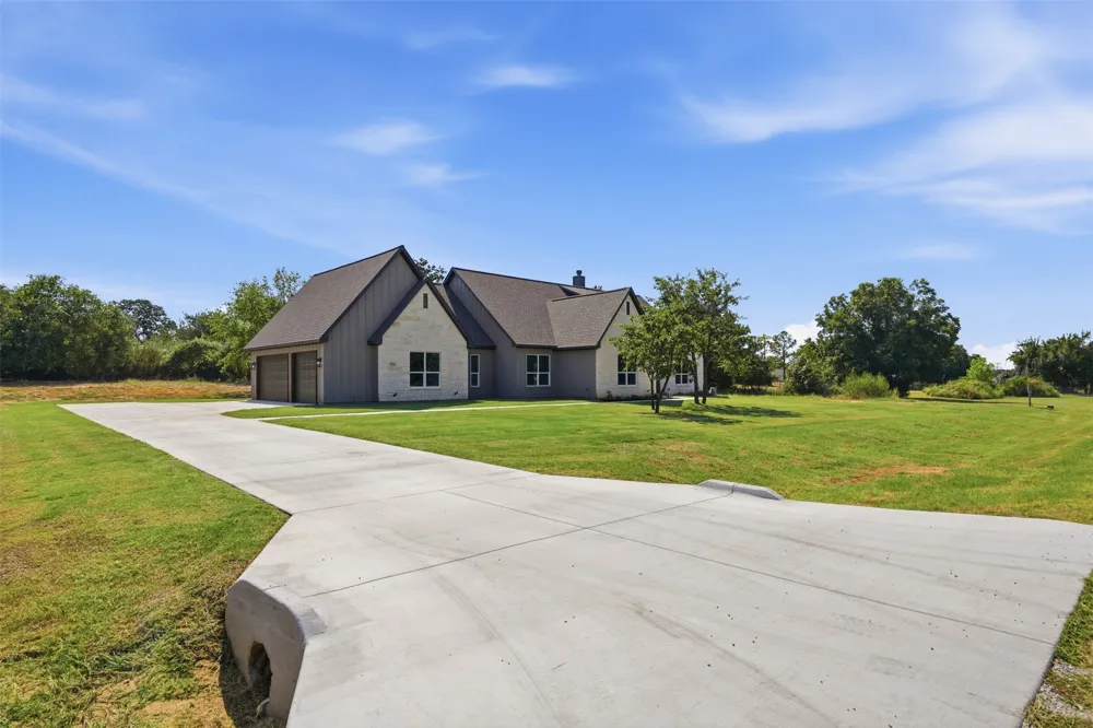 104 Springhill Court Springtown, TX 76082
