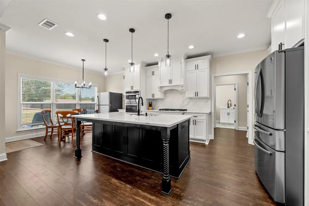 120 Big Catch Lane Robinson, TX 76706