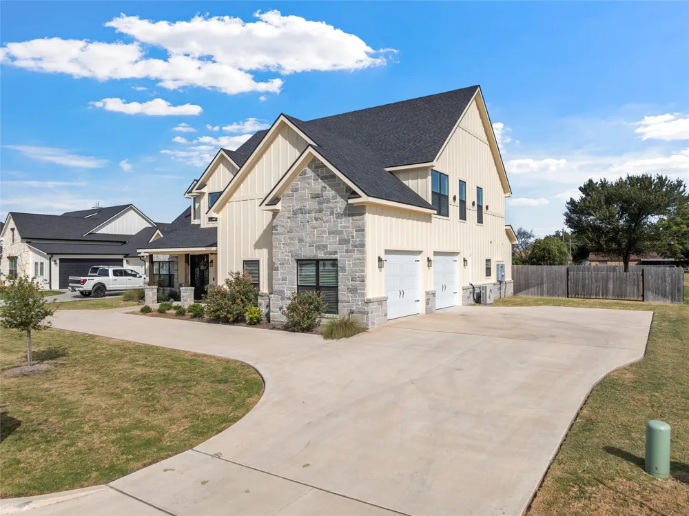 120 Big Catch Lane Robinson, TX 76706