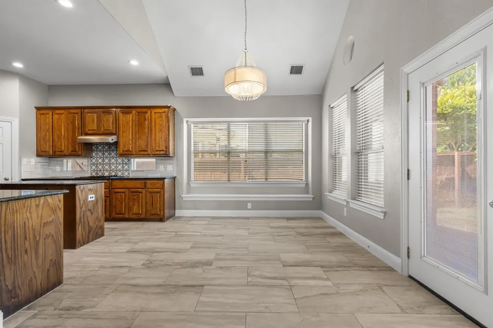 8381 Fullerton Street Lantana, TX 76226