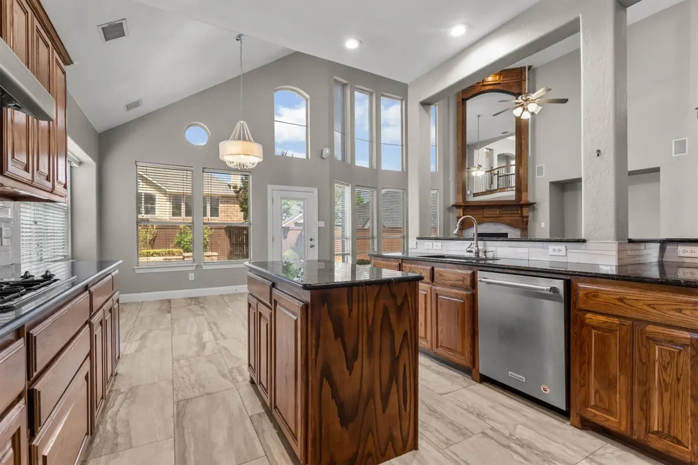8381 Fullerton Street Lantana, TX 76226