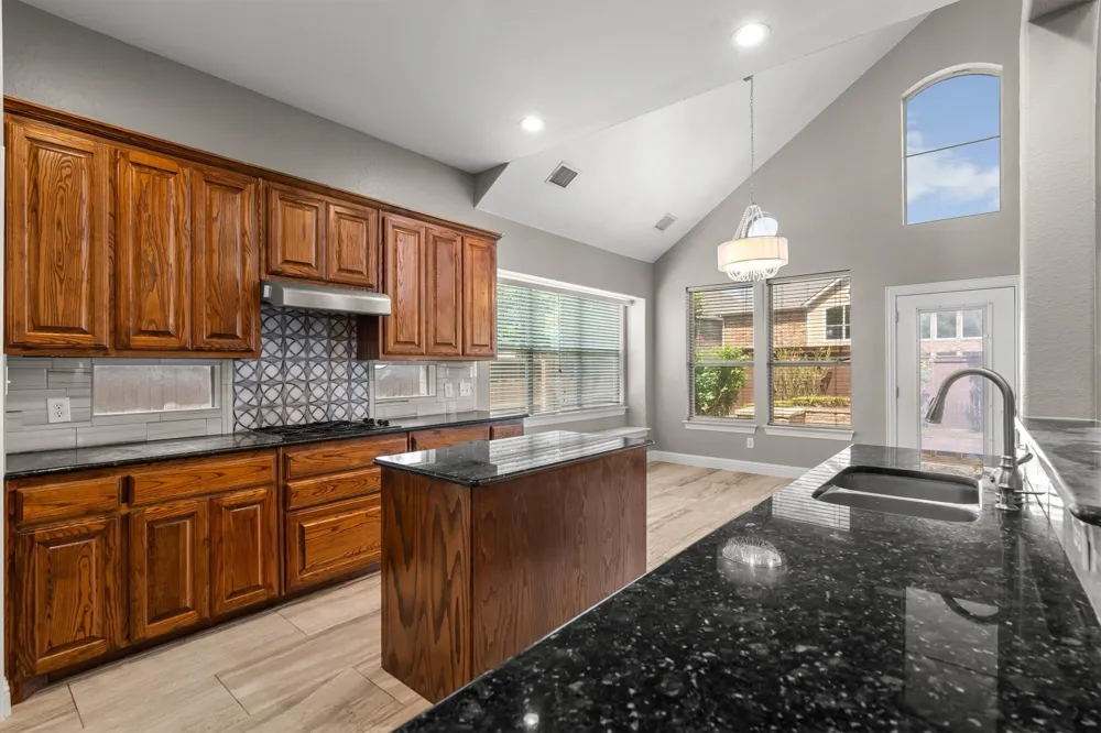 8381 Fullerton Street Lantana, TX 76226