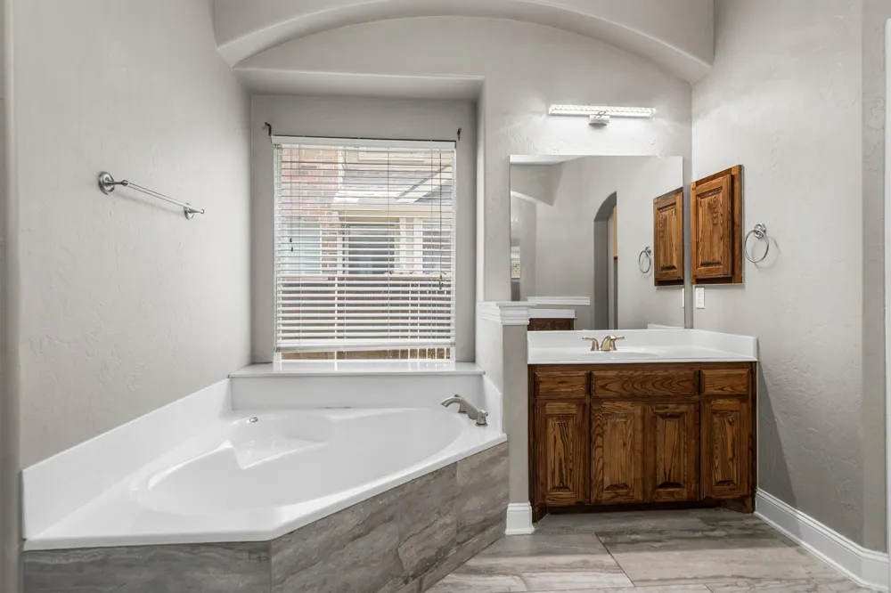 8381 Fullerton Street Lantana, TX 76226