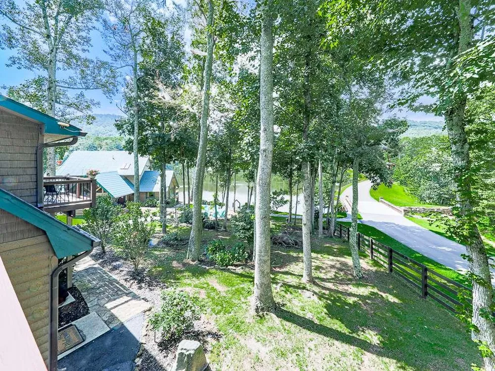 201 Mountainside Parkway Ellijay, GA 30536
