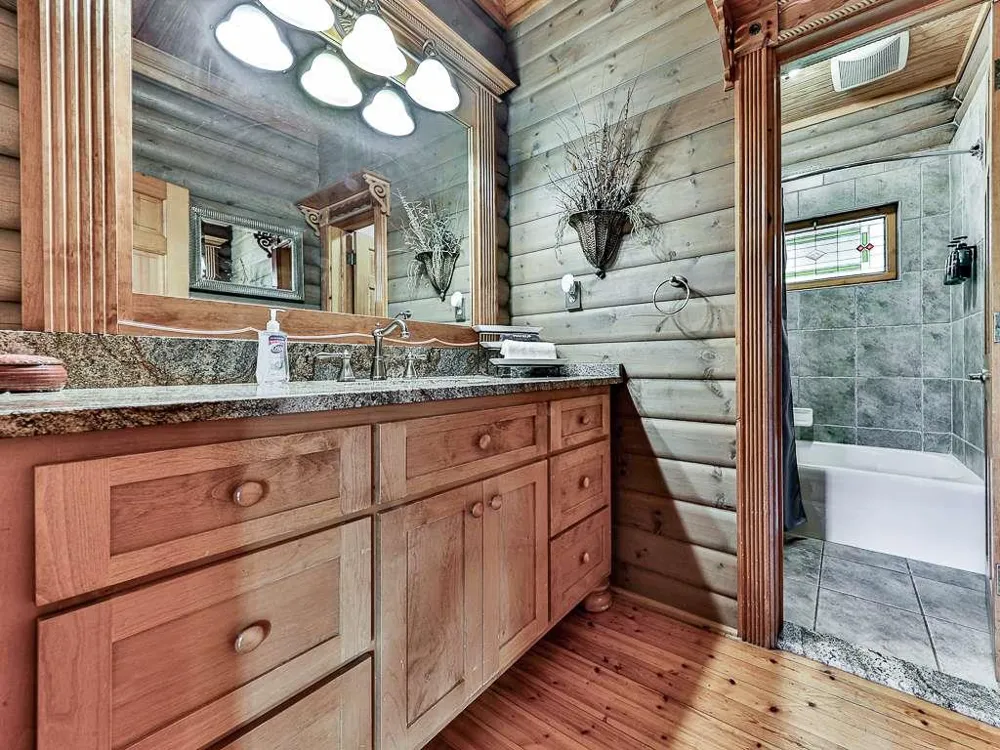 201 Mountainside Parkway Ellijay, GA 30536