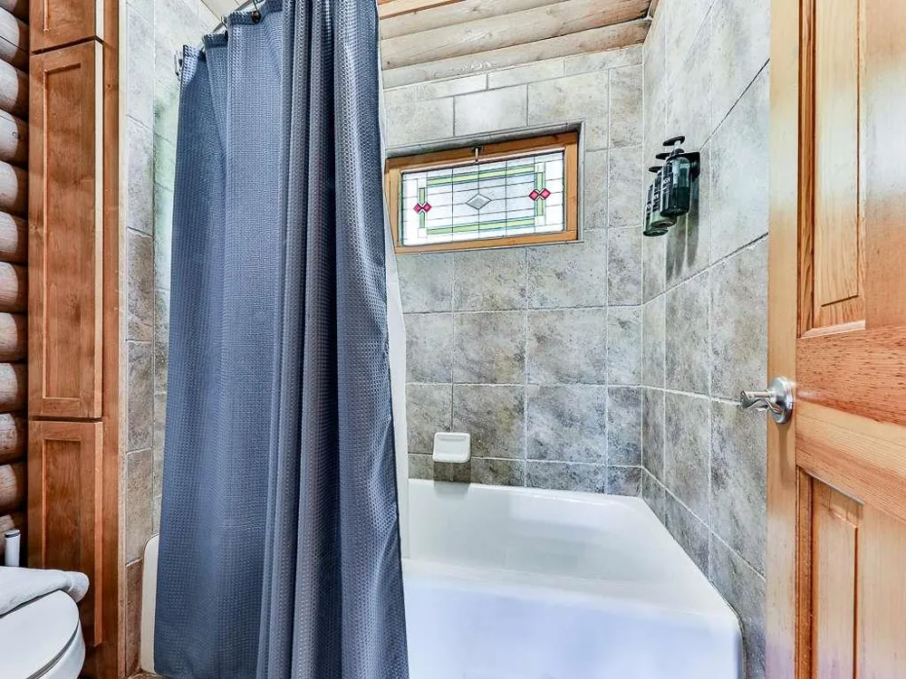 201 Mountainside Parkway Ellijay, GA 30536