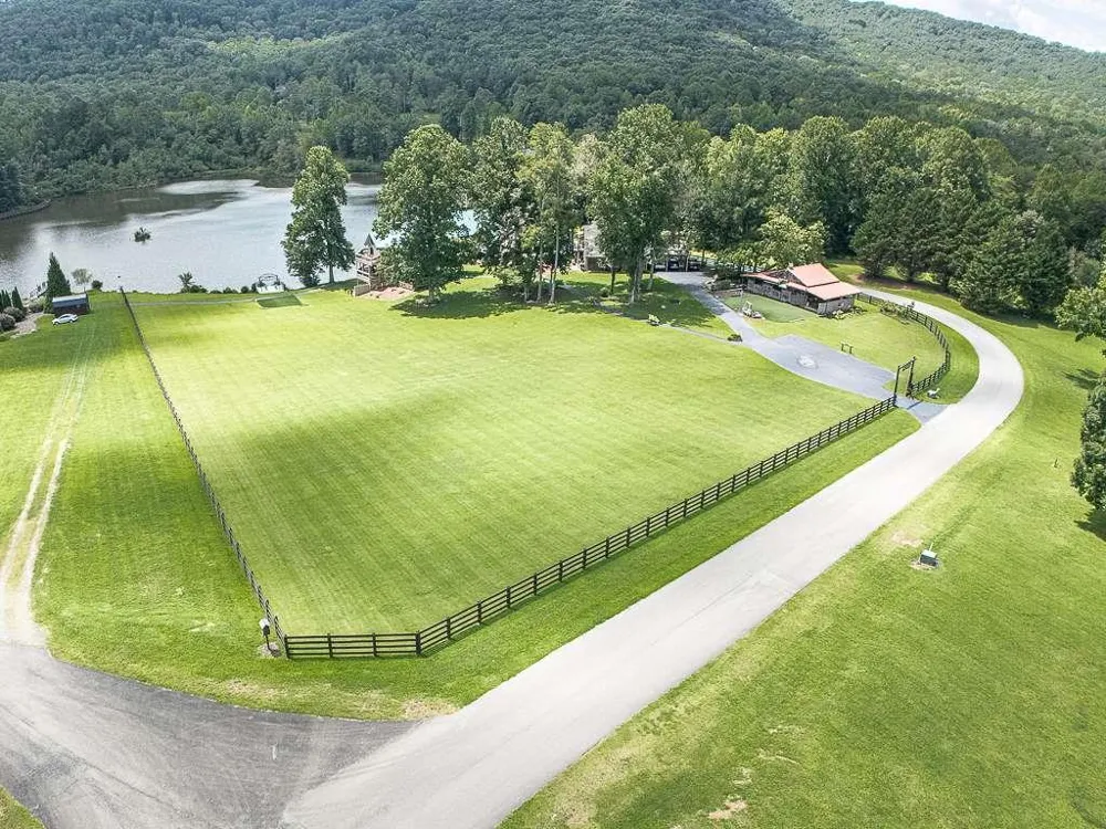 201 Mountainside Parkway Ellijay, GA 30536