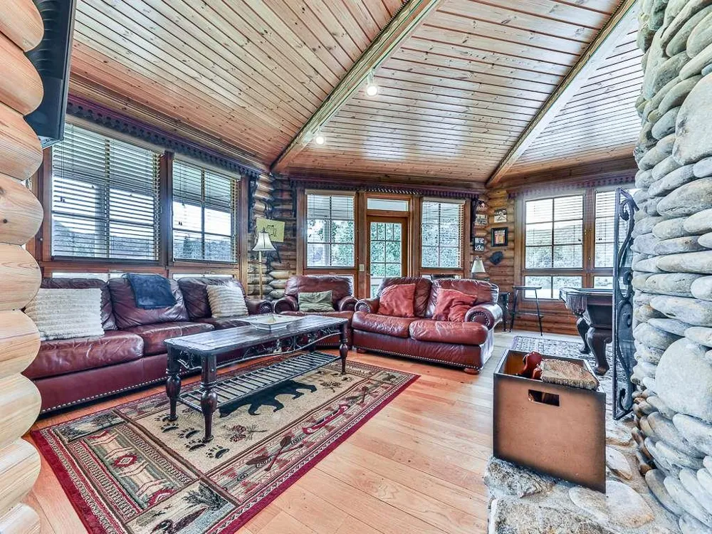 201 Mountainside Parkway Ellijay, GA 30536