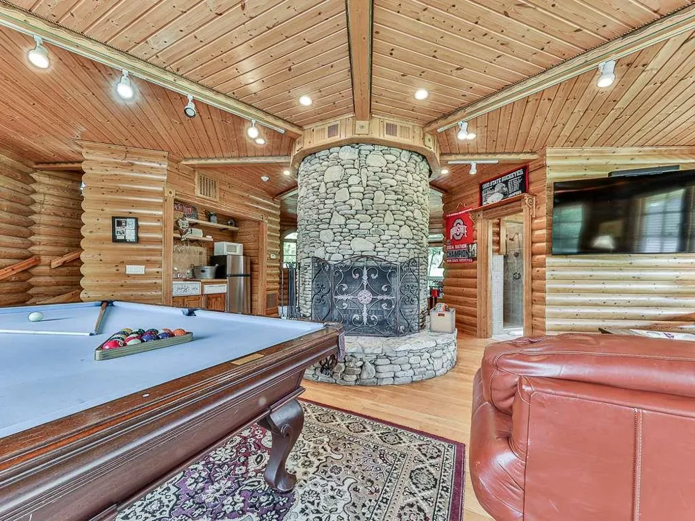 201 Mountainside Parkway Ellijay, GA 30536