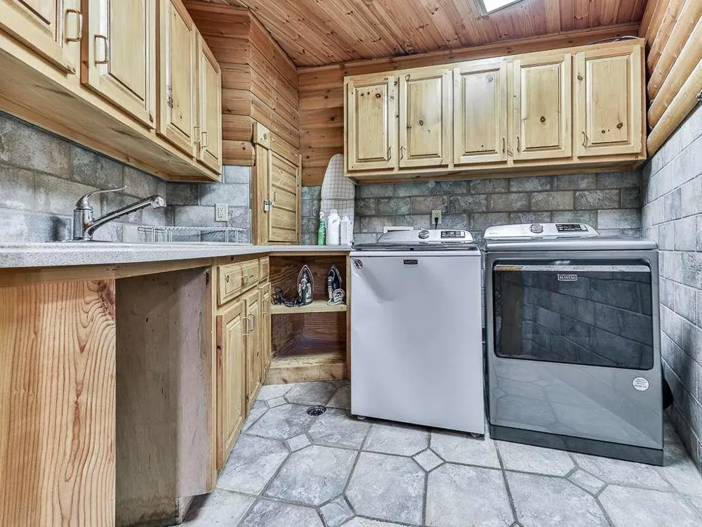 201 Mountainside Parkway Ellijay, GA 30536
